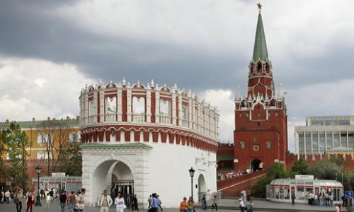 Виртуальная экскурсия по московскому кремлю Вид на манеж и троицкие ворота
